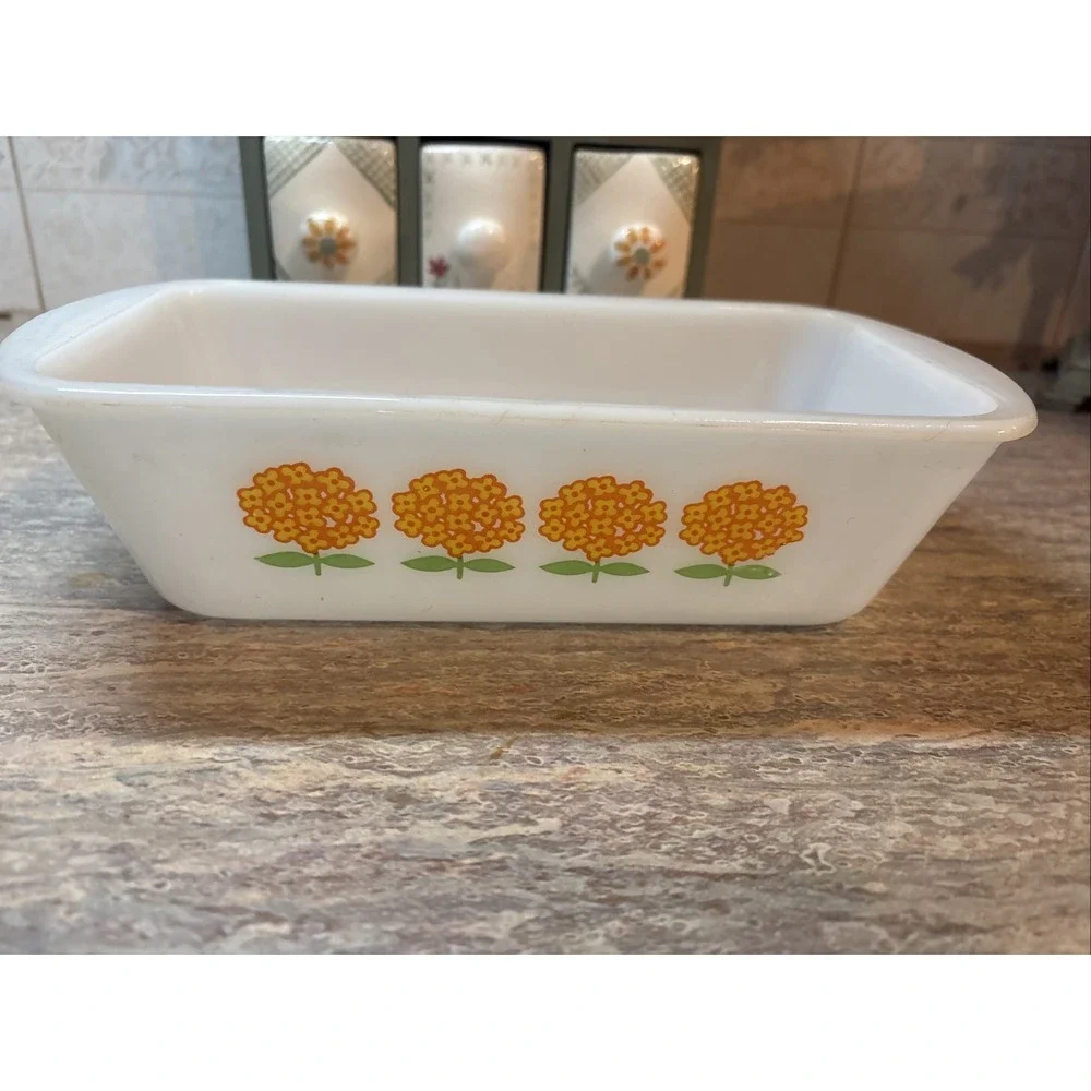 Vintage Glasbake J-522 Casserole Dish – Yellow Orange Daisy Flowers – 1.5 Qt